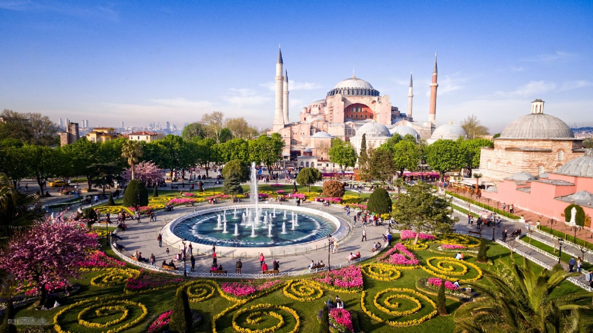 вид на голубую мечеть в Стамбуле